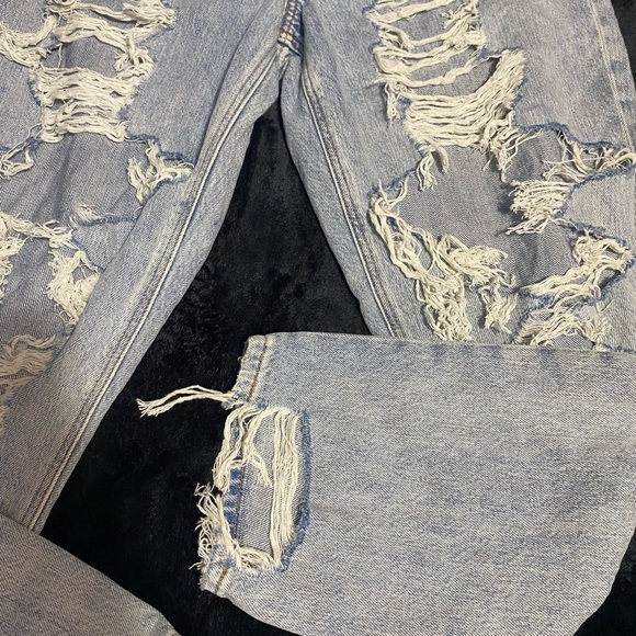 American Eagle Outfitters Blue Mom Jeans Light Wash - Picture 3 of 16